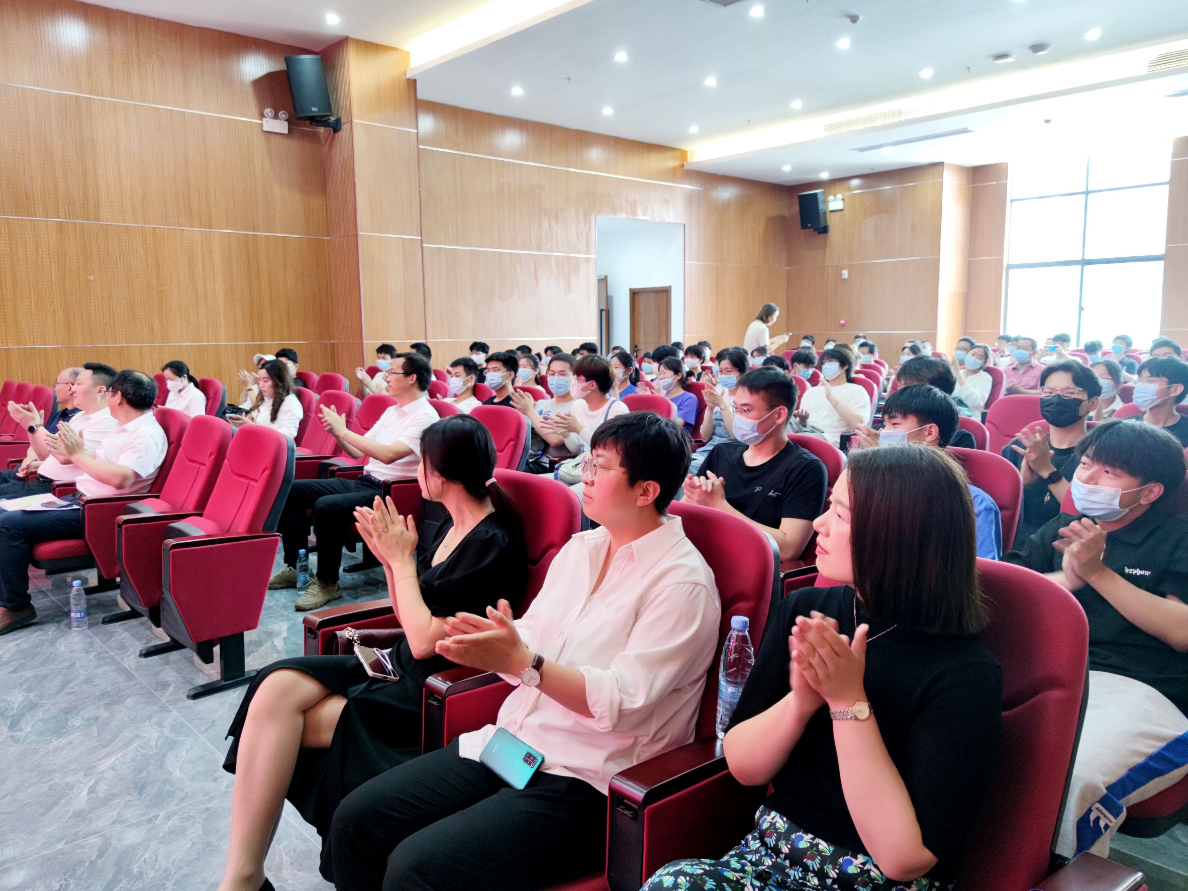 安理大人工智能学院授牌仪式在冠军国际举行